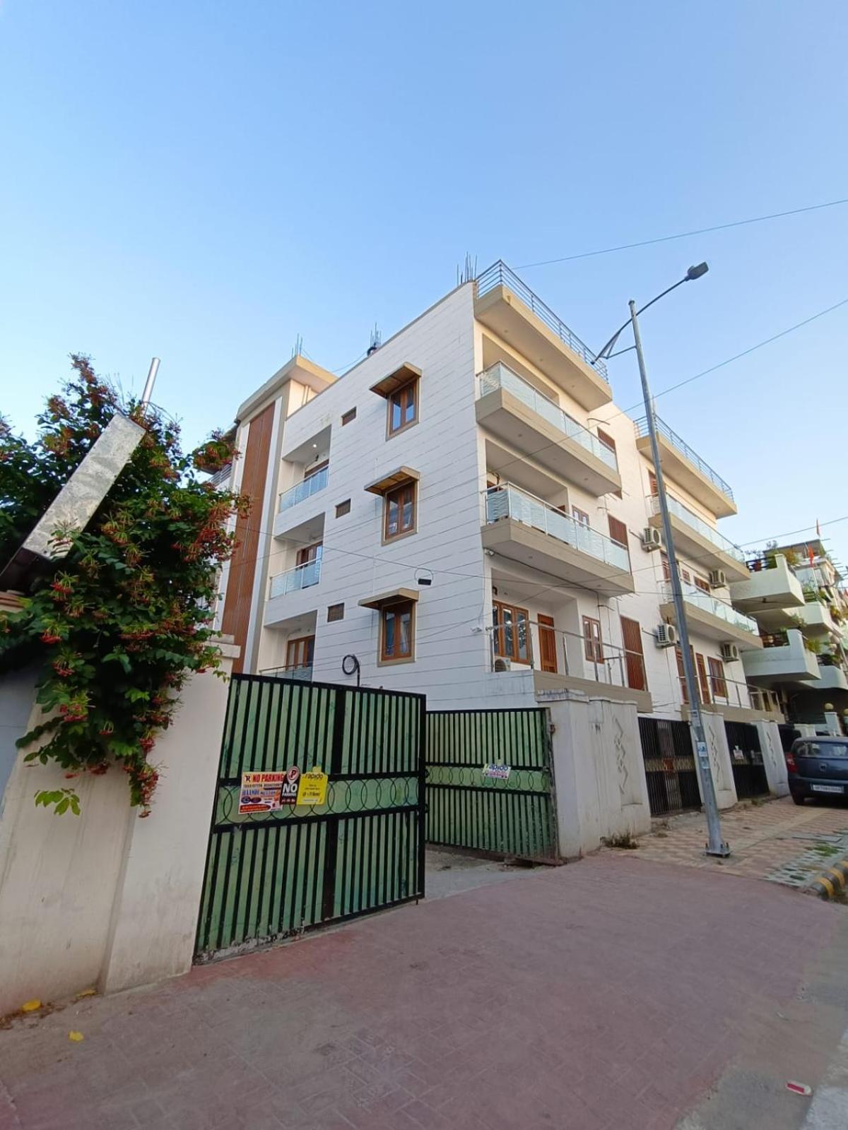 Hotel Aman Residency Prayagraj Esterno foto