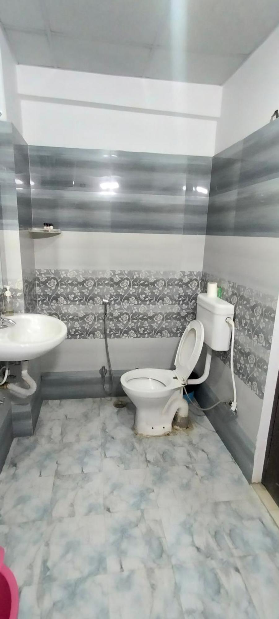 Hotel Aman Residency Prayagraj Esterno foto