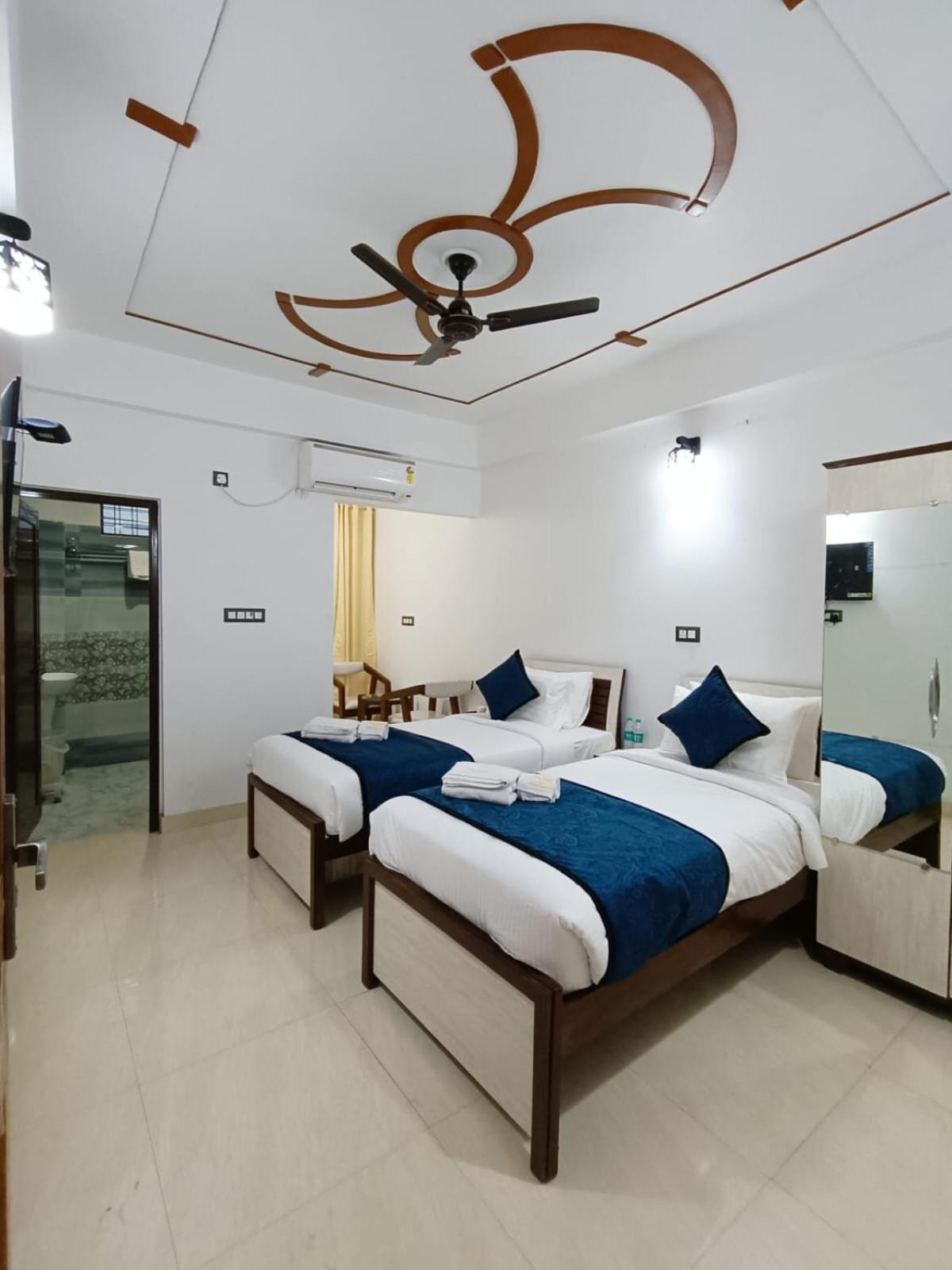 Hotel Aman Residency Prayagraj Esterno foto