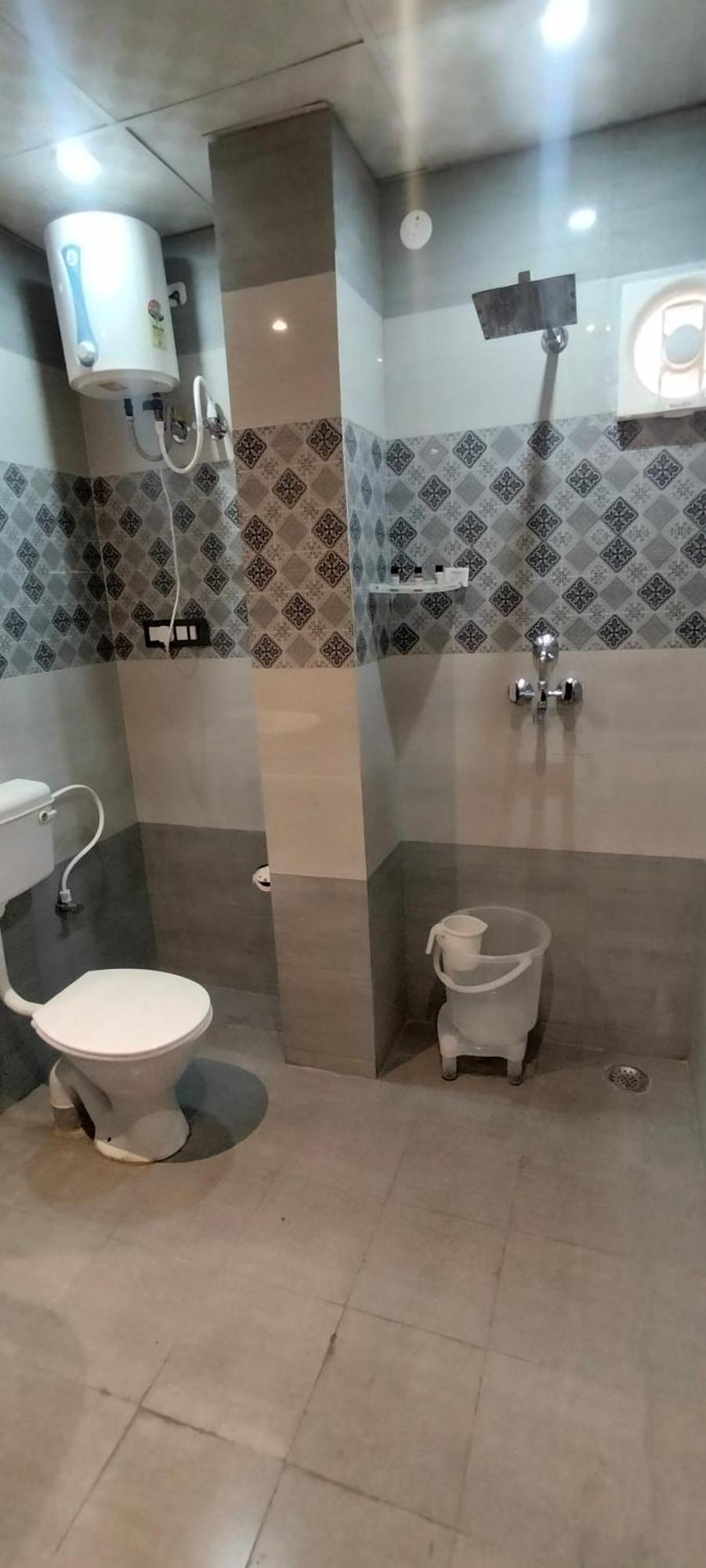 Hotel Aman Residency Prayagraj Esterno foto
