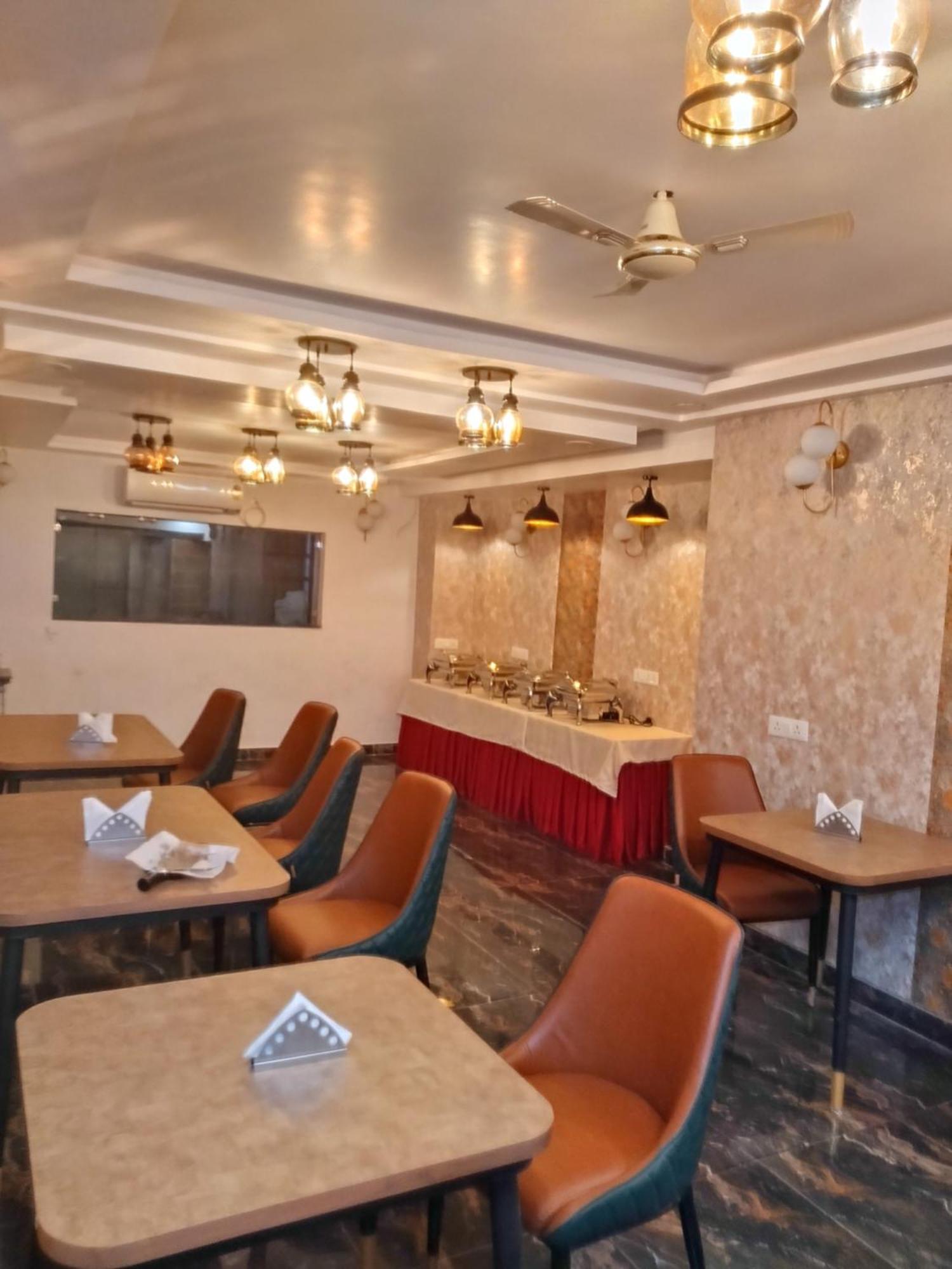 Hotel Aman Residency Prayagraj Esterno foto